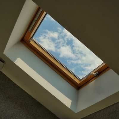 Pose de Velux - Lumière Naturelle et Confort pour Vos Espaces Sous Toiture